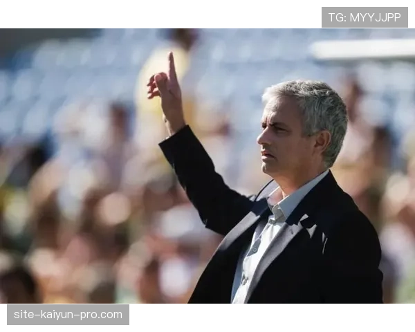 罗马主帅穆里尼奥战术安排引发争议，球队近期表现波动对竞争格局带来变化