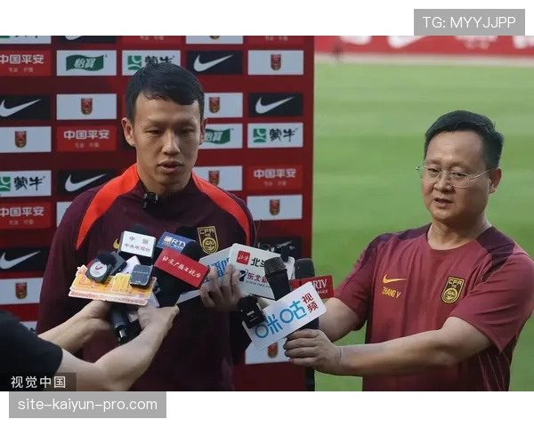 胡尔克边路高速突破如何持续压制防线并提升传中威胁?
